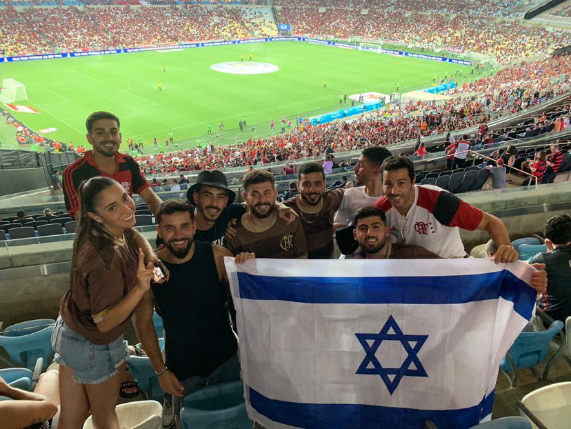 ישראלים שלנו ביציע, במשחק של פלמנגו